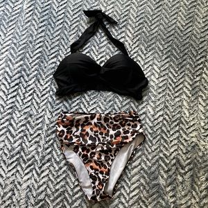 Make Me a chic (Amazon brand) Two Piece Bathing Suit